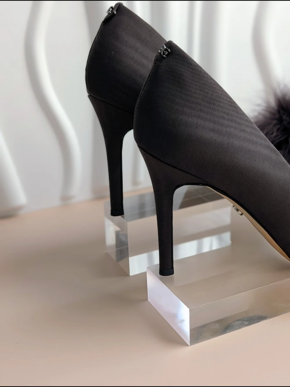 NWT Sam Edelman Hazel Feather Embellished Pumps Cocoa Satin Size 8 MSRP $165